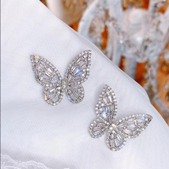 🦋18K white gold sparkle butterfly earrings - Picture 4 of 4